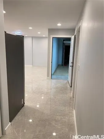 $3,400 | 4186 Kilauea Avenue, Unit DOWNSTAIRS, Honolulu, HI 96816