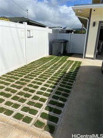 $3,400 | 4186 Kilauea Avenue, Unit DOWNSTAIRS, Honolulu, HI 96816