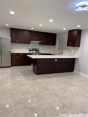 $3,400 | 4186 Kilauea Avenue, Unit DOWNSTAIRS, Honolulu, HI 96816