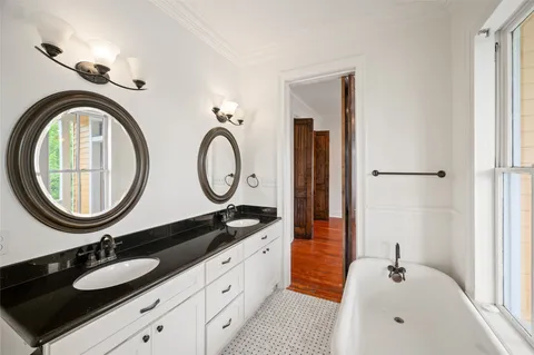 $695,000 | 1819 Decatur Street, Houston, TX 77007