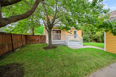$695,000 | 1819 Decatur Street, Houston, TX 77007