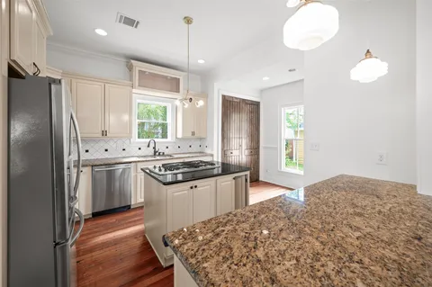 $695,000 | 1819 Decatur Street, Houston, TX 77007