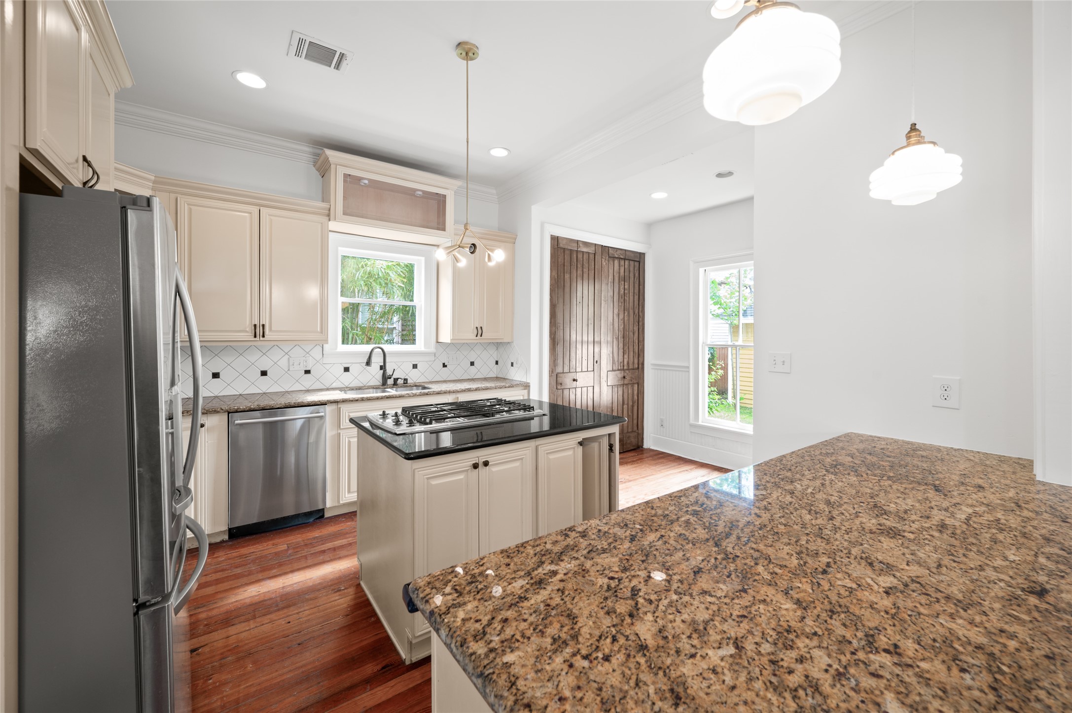 1819 Decatur Street Houston, TX 77007 - Photo 10 of 36