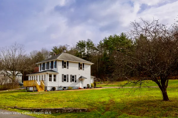 $519,000 | 40 Highland Avenue, Kerhonkson, NY 12446