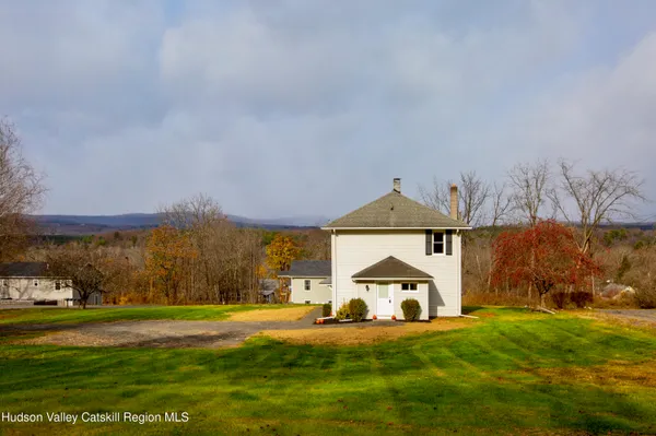 $519,000 | 40 Highland Avenue, Kerhonkson, NY 12446