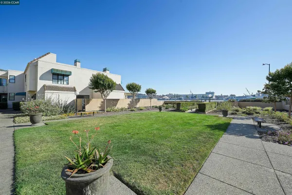 $308,000 | 196 Nantucket Lane, Vallejo, CA 94590