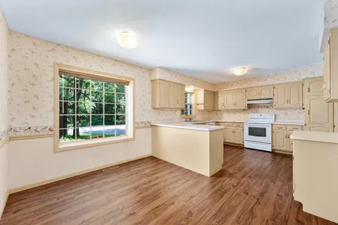 $524,900 | 137 Canterbury Road, Eau Claire, WI 54701