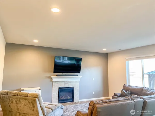 $625,000 | 912 O'Farrell Lane Northwest, Orting, WA 98360