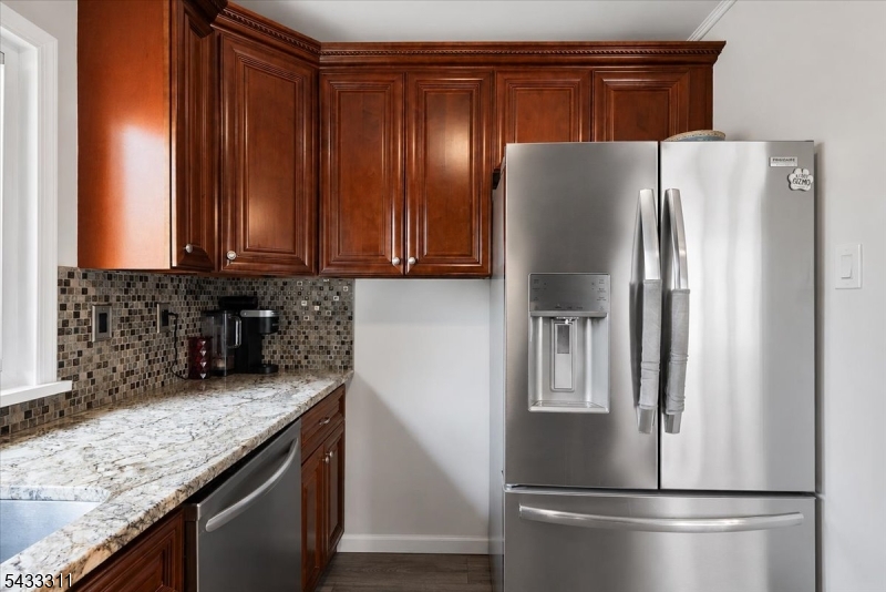 175 Colonial Road West Union, NJ 07083 - Photo 18 of 50