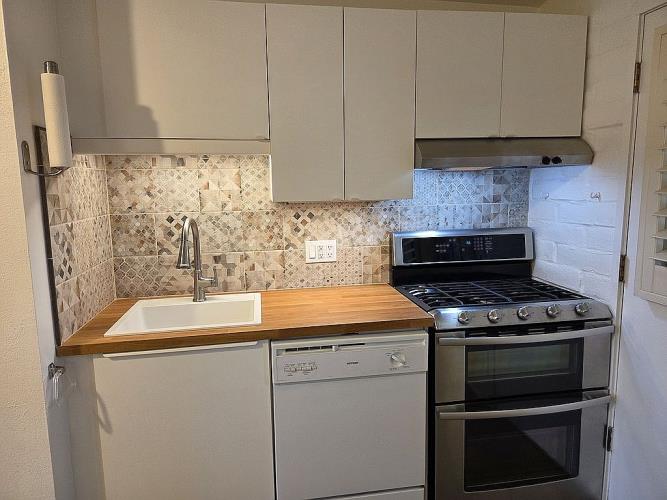 328 South Paseo Pena, Unit D Green Valley, AZ 85614 - Photo 11 of 64