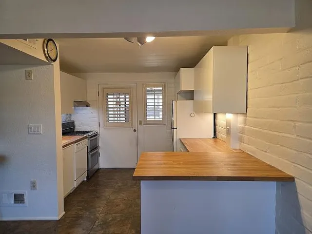 $189,950 | 328 South Paseo Pena, Unit D, Green Valley, AZ 85614