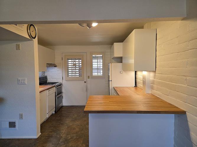 328 South Paseo Pena, Unit D Green Valley, AZ 85614 - Photo 23 of 64