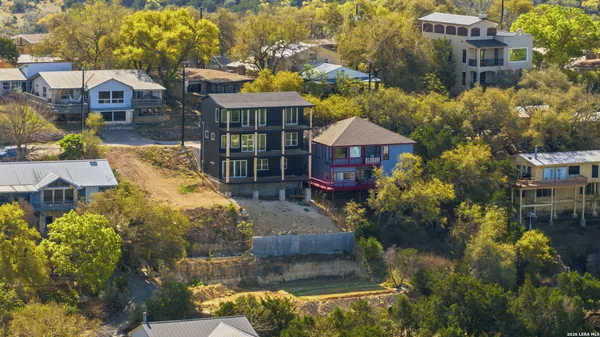 $1,250,000 | 1123 Ledge Path, Canyon Lake, TX 78133