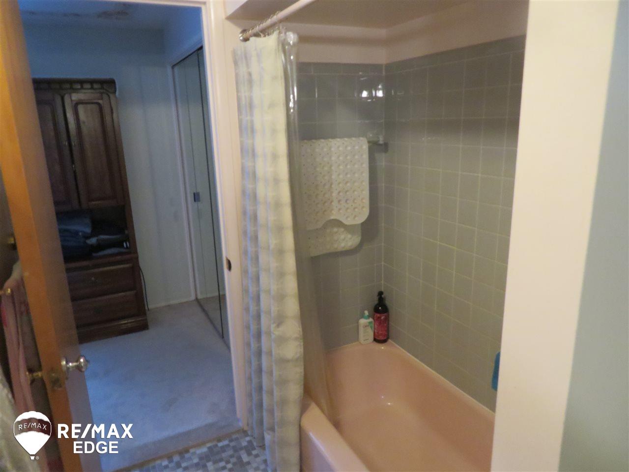 929 North Road Fenton, MI 48430 - Photo 19 of 33