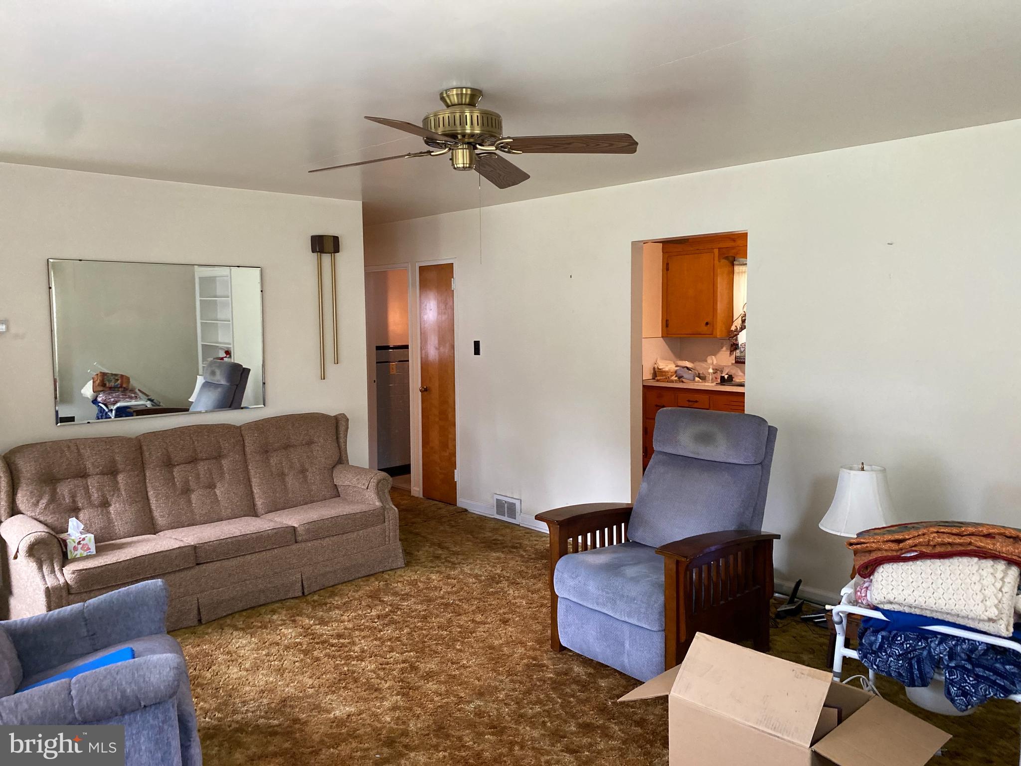 117 Spring Street Bridgeton, NJ 08302 - Photo 15 of 26 living room