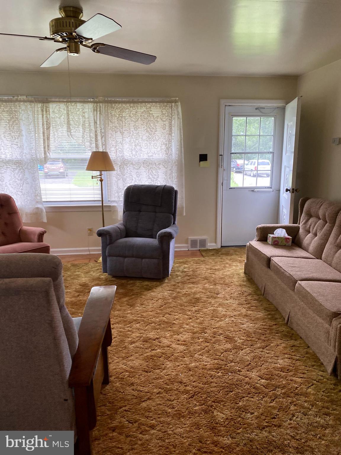 117 Spring Street Bridgeton, NJ 08302 - Photo 16 of 26 living room