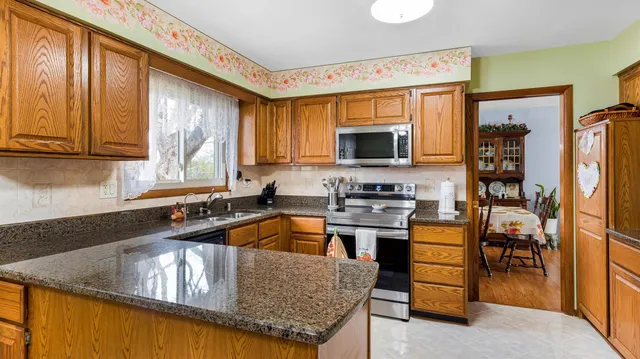 $434,000 | 1800 Michigan Avenue, Sun Prairie, WI 53590