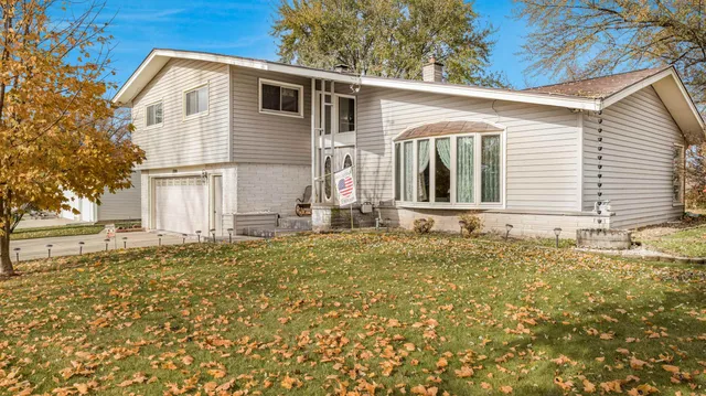 $434,000 | 1800 Michigan Avenue, Sun Prairie, WI 53590