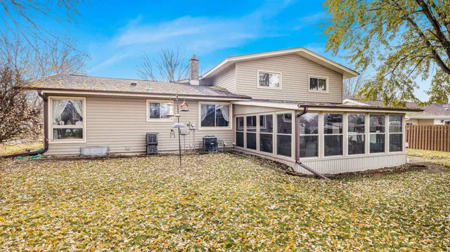 $434,000 | 1800 Michigan Avenue, Sun Prairie, WI 53590