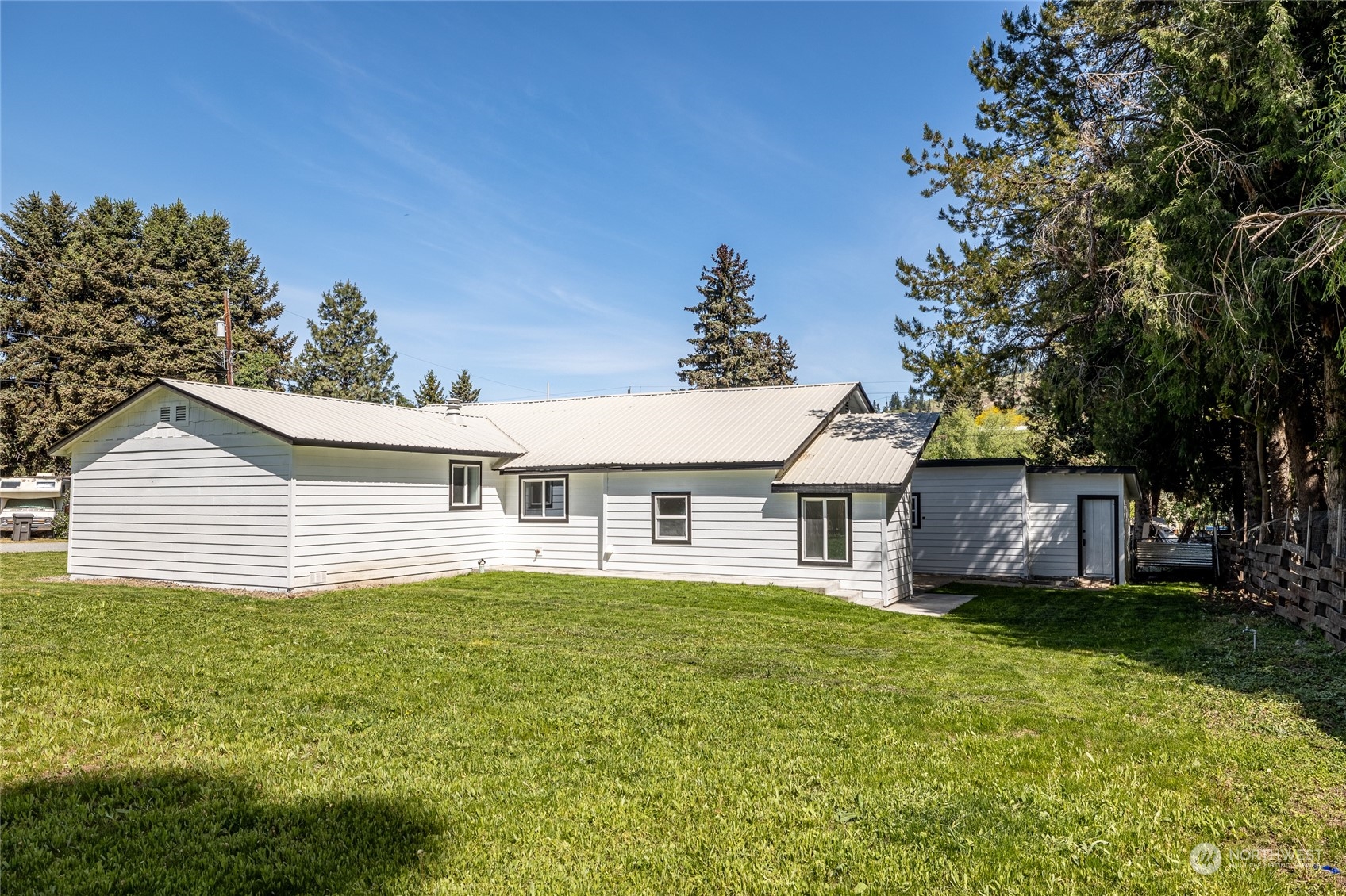 8333 Riverview Road Peshastin, WA 98847 - Photo 3 of 31 Gallery Image 3