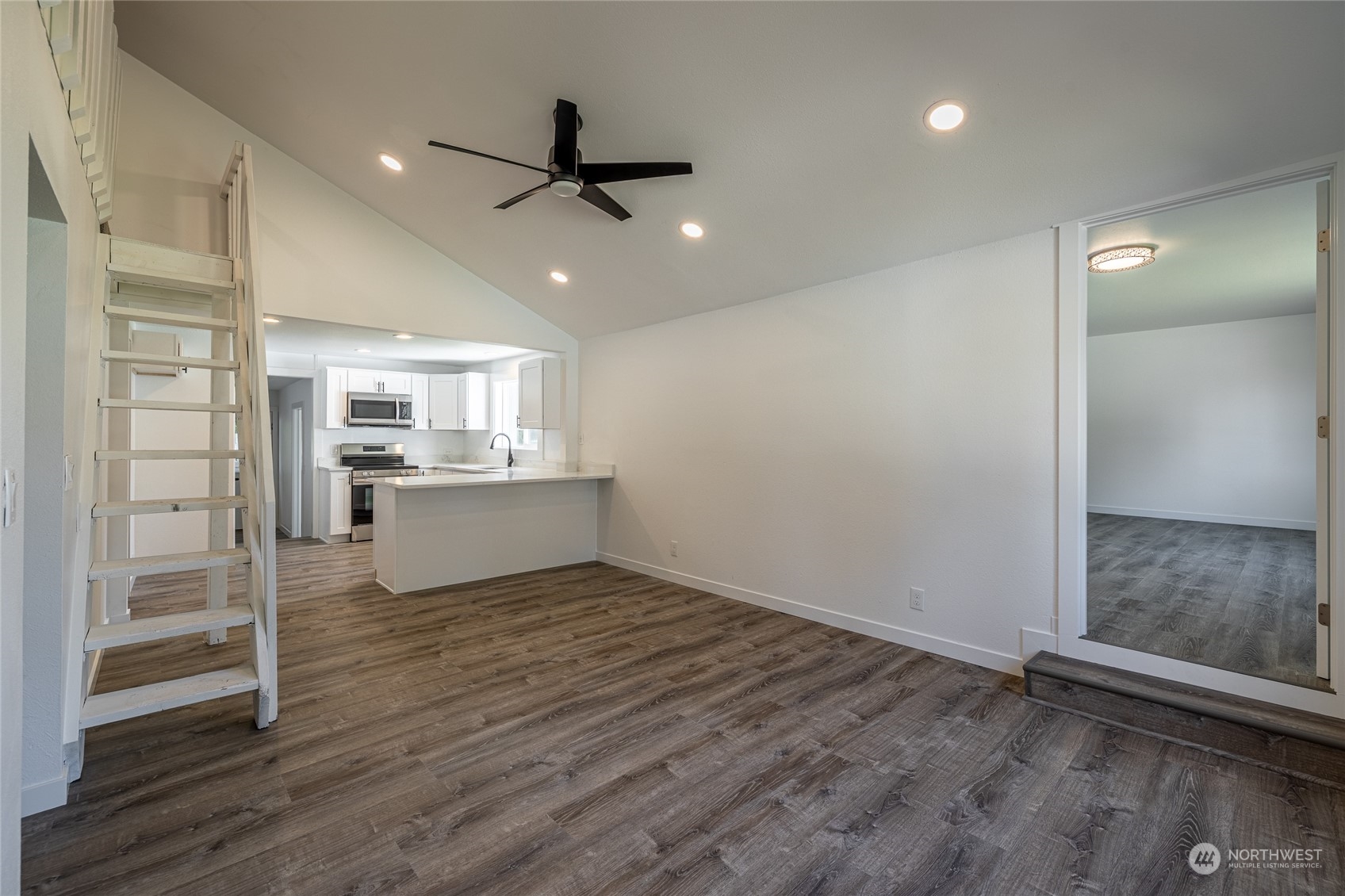 8333 Riverview Road Peshastin, WA 98847 - Photo 5 of 31 Gallery Image 5