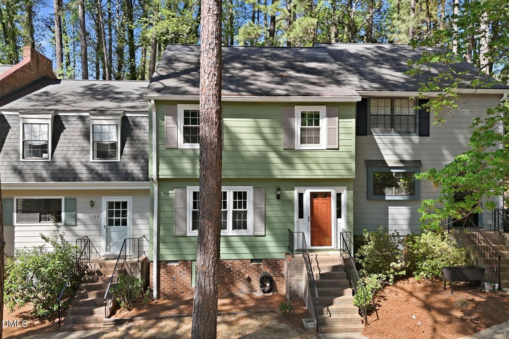 1302 Springlawn Court Raleigh, NC 27609 - Photo 1 of 24 Gallery Image 1