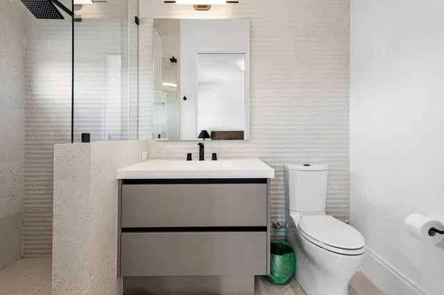 $6,495,000 | 830 Lake Shore Drive, Delray Beach, FL 33444