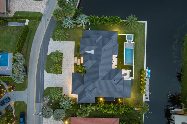 $6,495,000 | 830 Lake Shore Drive, Delray Beach, FL 33444