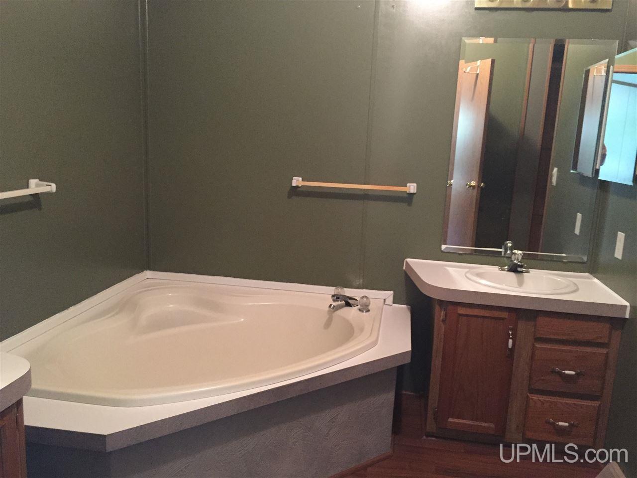 46870 Pilgrim Road Houghton, MI 49931 - Photo 6 of 16 Gallery Image 6