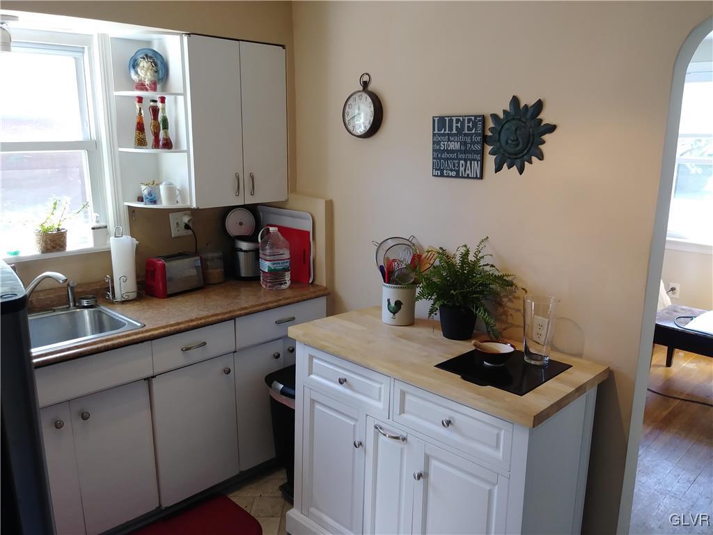 3111 Edinburgh Road Allentown, PA 18104 - Photo 4 of 14 Gallery Image 4