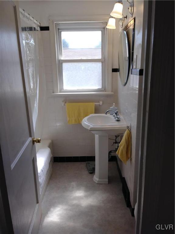 3111 Edinburgh Road Allentown, PA 18104 - Photo 8 of 14 Gallery Image 8