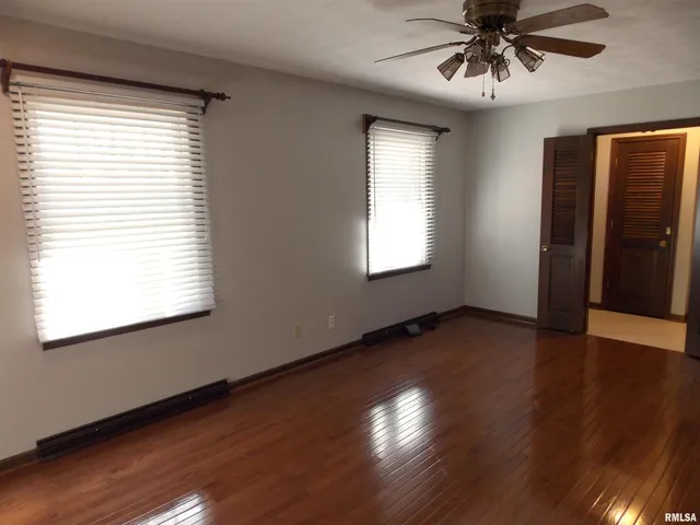 $355,000 | 1723 Walnut Hill Road, Centralia, IL 62801