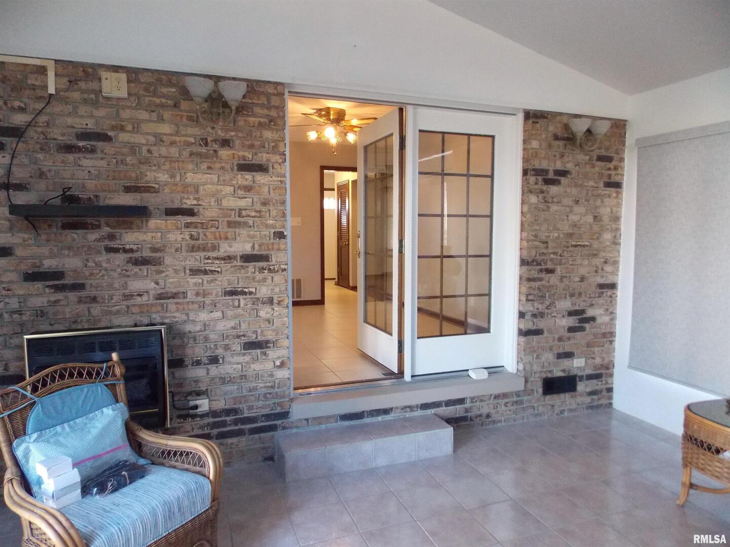 1723 Walnut Hill Road Centralia, IL 62801 - Photo 14 of 49