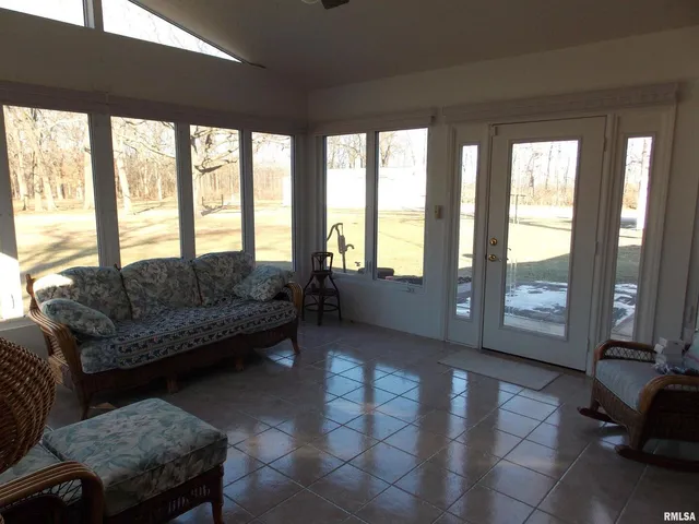 $355,000 | 1723 Walnut Hill Road, Centralia, IL 62801