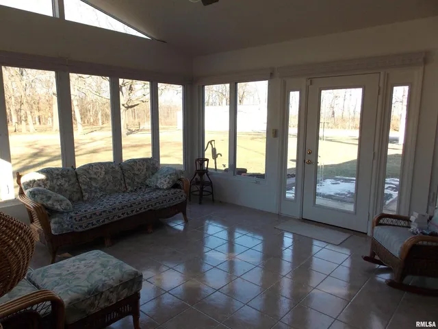 $355,000 | 1723 Walnut Hill Road, Centralia, IL 62801