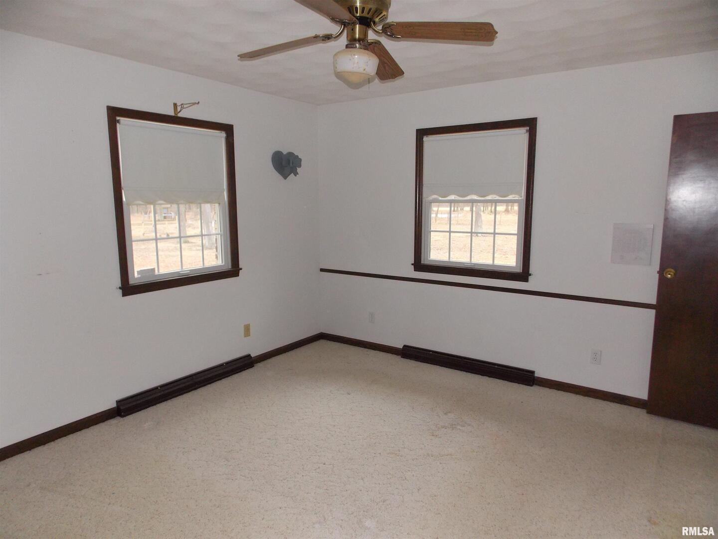 1723 Walnut Hill Road Centralia, IL 62801 - Photo 18 of 49