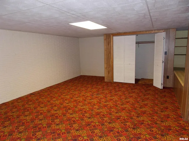 $355,000 | 1723 Walnut Hill Road, Centralia, IL 62801