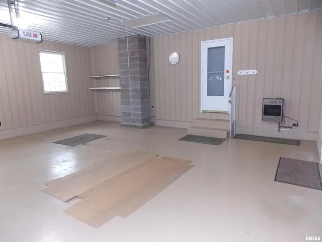 $355,000 | 1723 Walnut Hill Road, Centralia, IL 62801