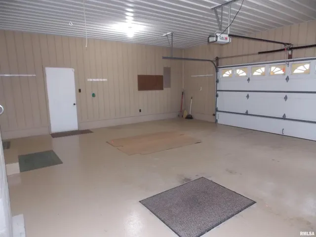 $355,000 | 1723 Walnut Hill Road, Centralia, IL 62801