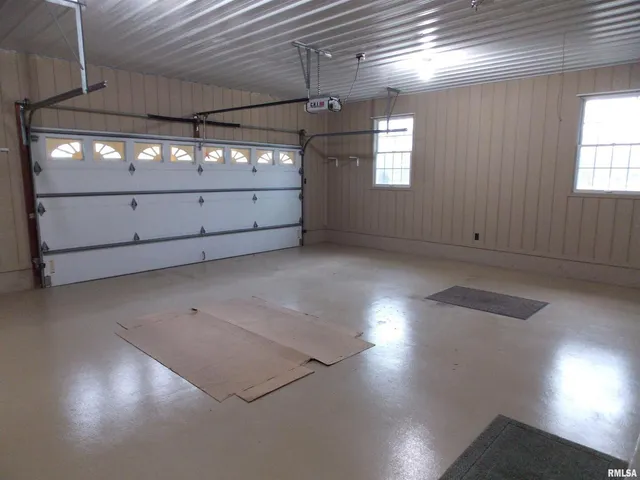 $355,000 | 1723 Walnut Hill Road, Centralia, IL 62801