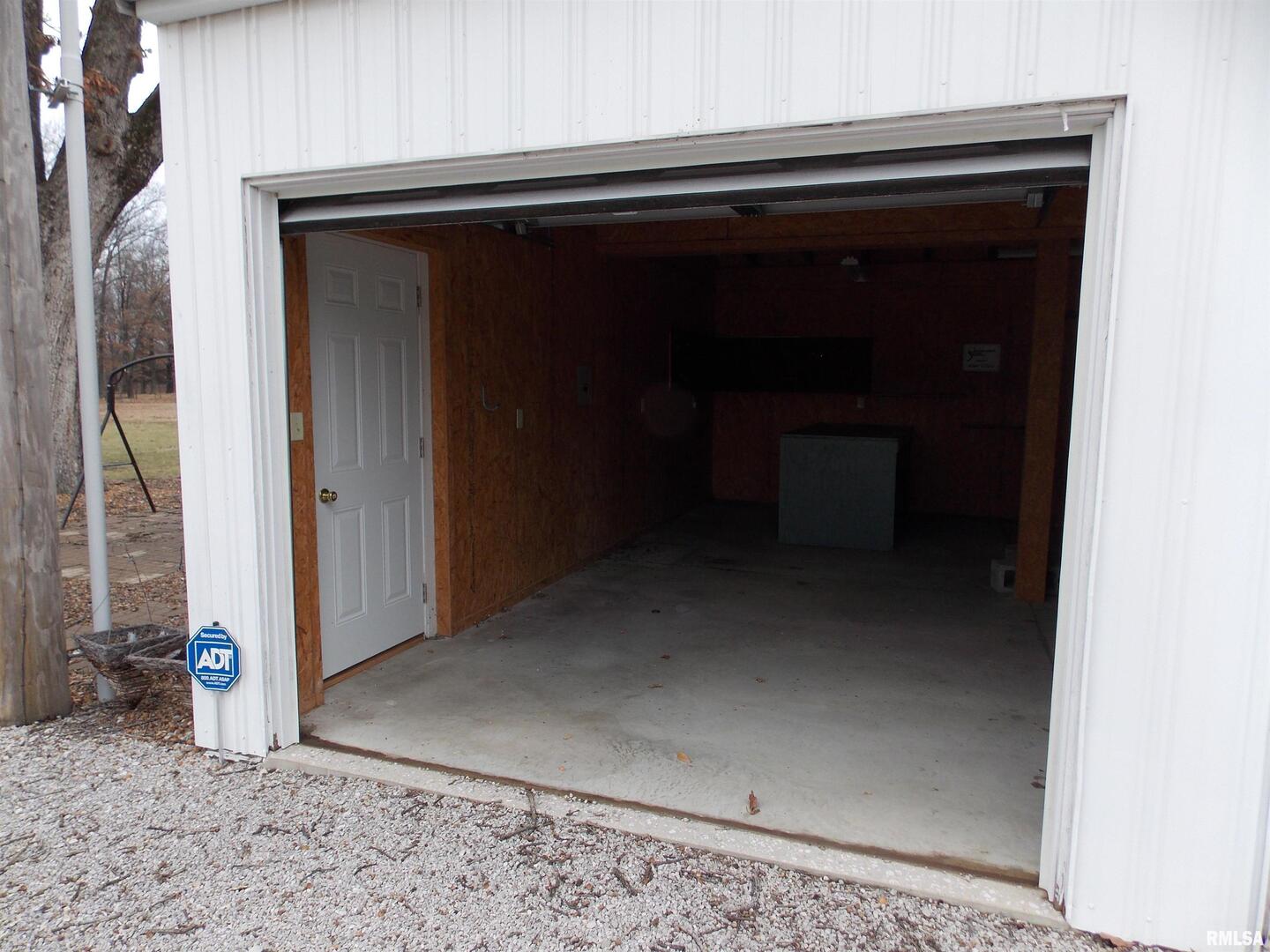 1723 Walnut Hill Road Centralia, IL 62801 - Photo 36 of 49