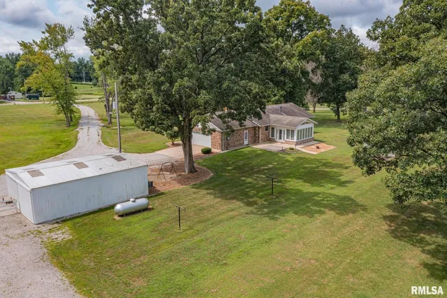 $355,000 | 1723 Walnut Hill Road, Centralia, IL 62801