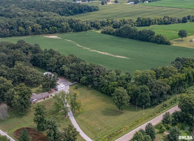 $355,000 | 1723 Walnut Hill Road, Centralia, IL 62801