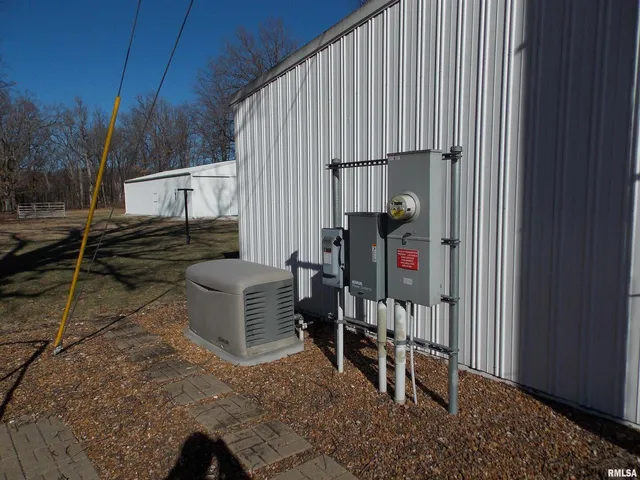 $355,000 | 1723 Walnut Hill Road, Centralia, IL 62801