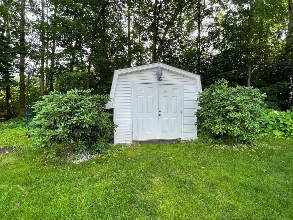 25 Helberg Road Springfield, MA 01128 - Photo 33 of 40