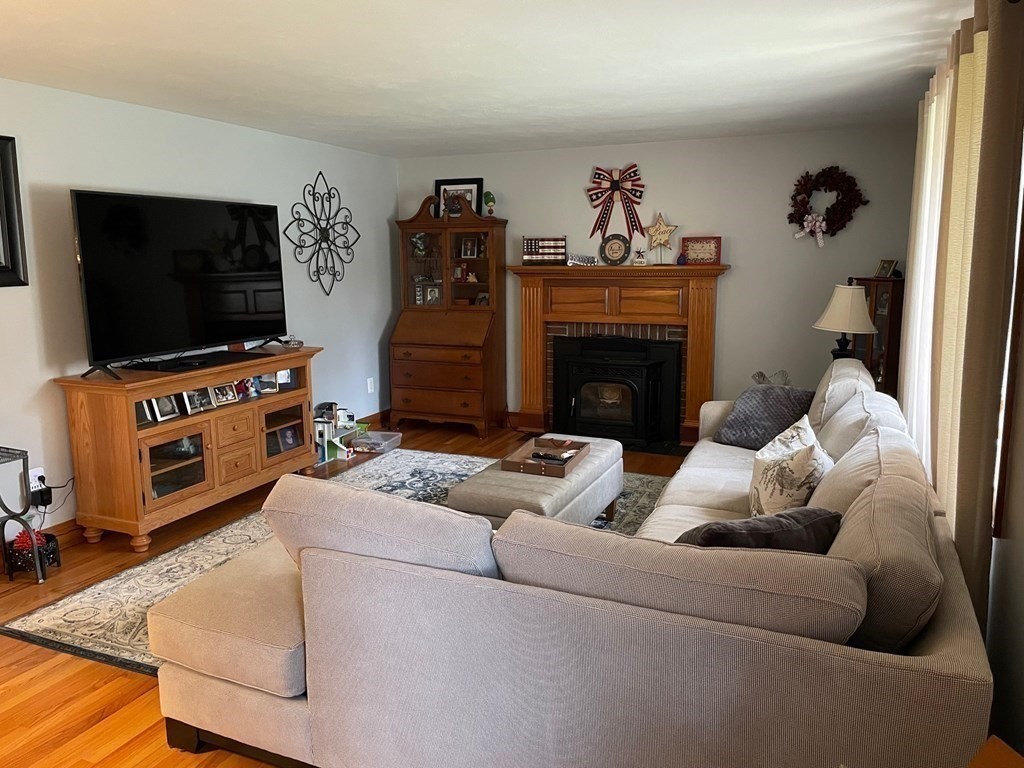 25 Helberg Road Springfield, MA 01128 - Photo 5 of 40