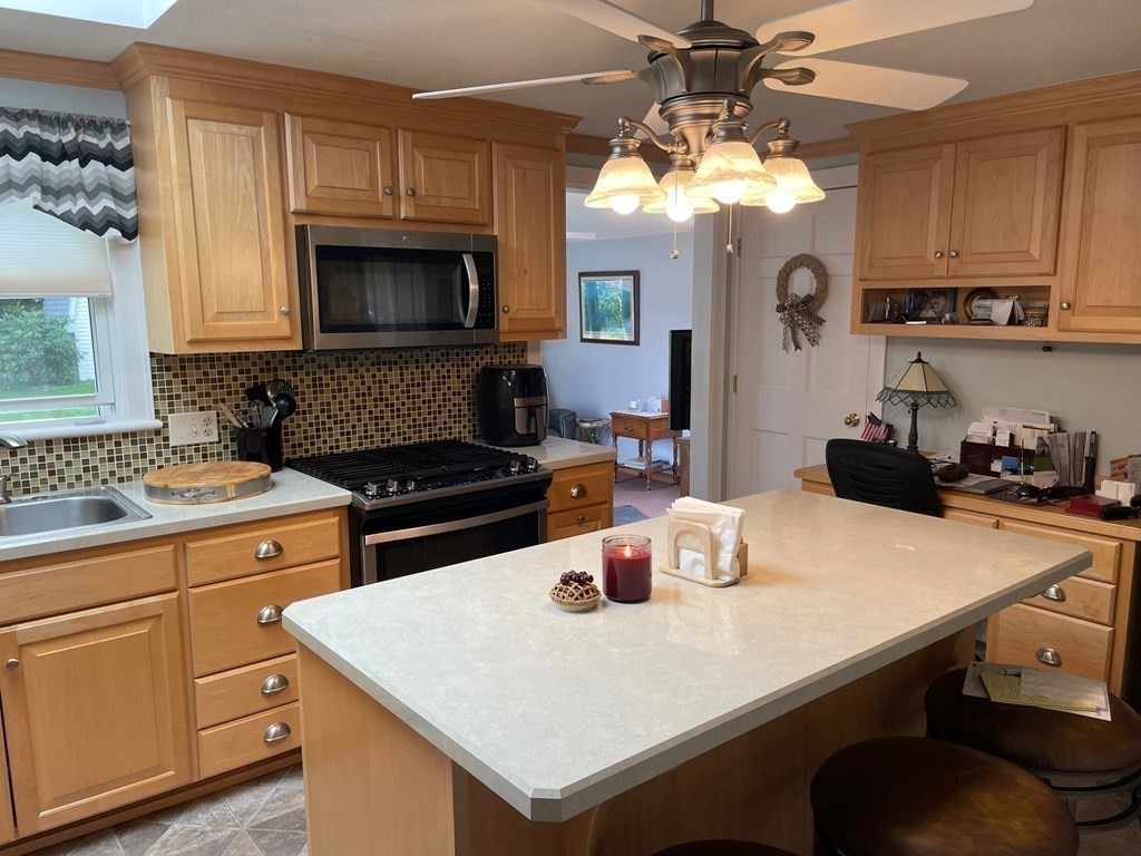 25 Helberg Road Springfield, MA 01128 - Photo 10 of 40