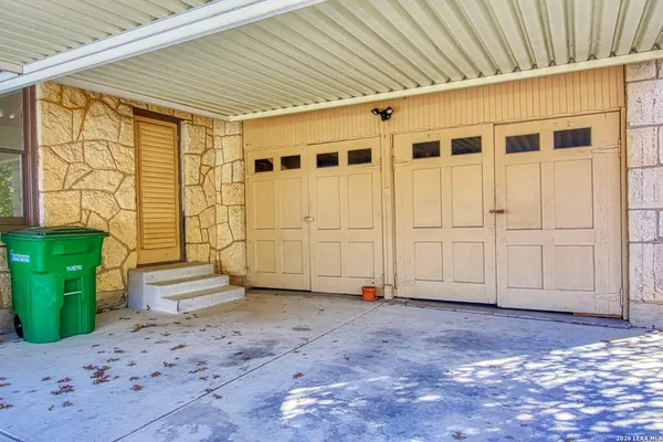 $2,700 | 204 Lovera Boulevard, San Antonio, TX 78212