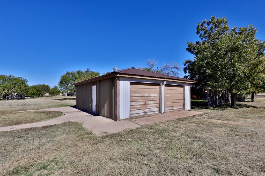 448 Elmdale Road South Abilene, TX 79602 - Photo 28 of 39 a view of backyard of house