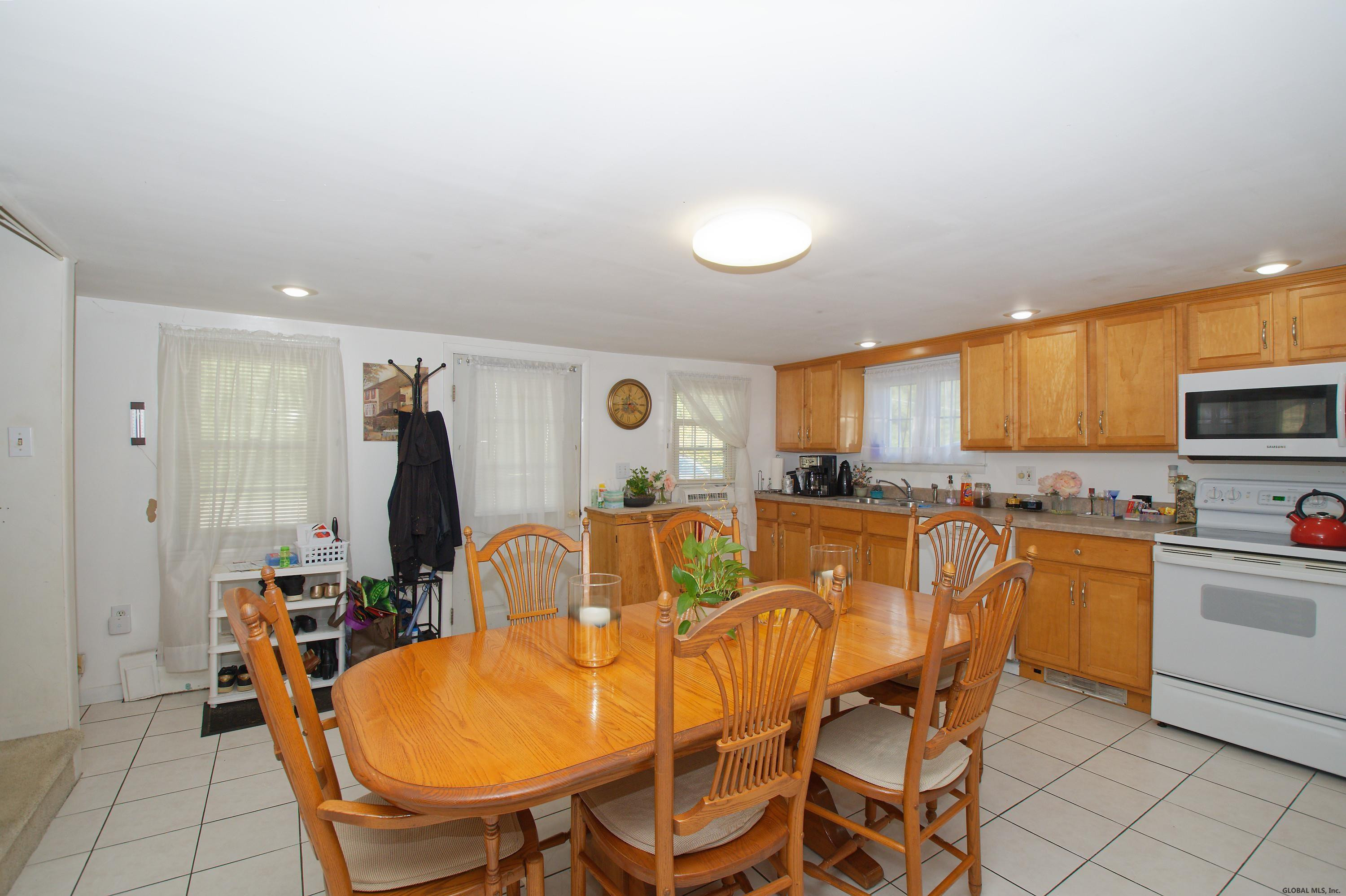 82 Dunsbach Road Halfmoon, NY 12065 - Photo 8 of 41 Photo 8
